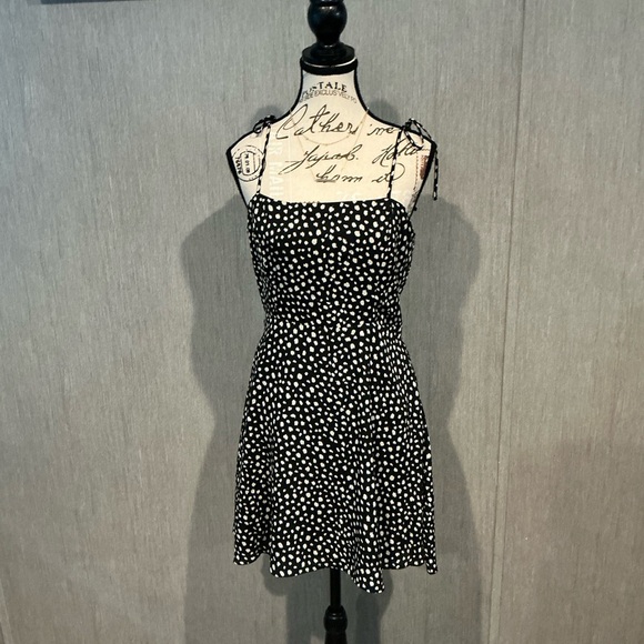 Black and White Sleeveless Mini Sundress Size Medium - Picture 6 of 6